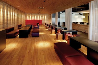 Room Divider / Cubicle Track Systems, SG 6103, Colorama 1, Room shot "Henris Restaurant & Catering BERNEXPO", Berne, Switzerland