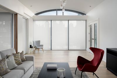 Roller Blind Systems, SG 4970, Multiscreen 1-10%, The Crescent, Edinburgh, Scotland, UK