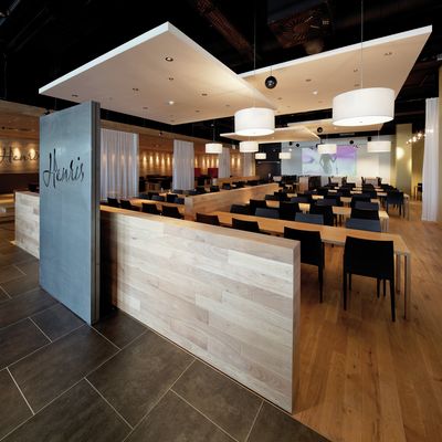 Room Divider / Cubicle Track Systems, SG 6103, Colorama 1, Room shot "Henris Restaurant & Catering BERNEXPO", Berne, Switzerland