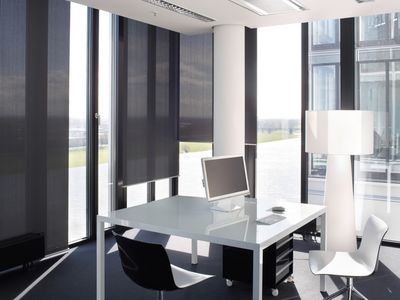 Roller Blind Systems, Multiscreen 1-10%, Room shot "Office Rooms Kranhaus", Cologne, Germany