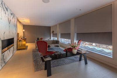 Roller Blind Systems, SG 4960, Multiscreen 1-10%, Centre Point, London, United Kingdom, Recess